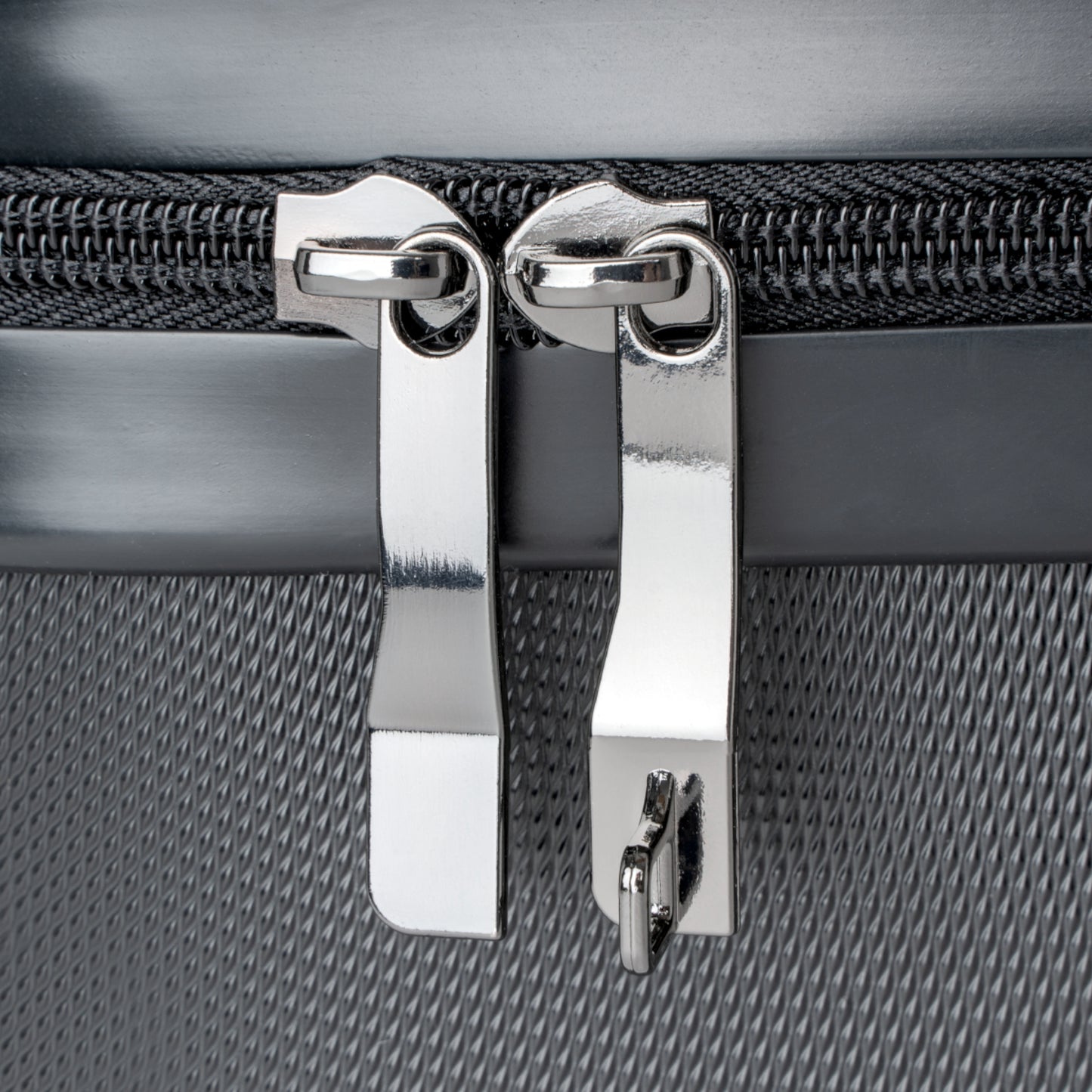 Zoo® Black on White Suitcase